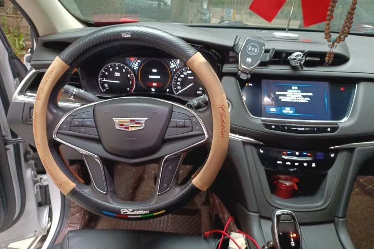 Used Cadillac XT5 2018 28T Four-Wheel Drive Luxury Model Steering Wheel