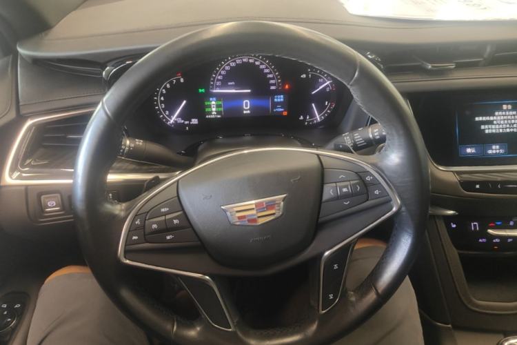 Used Cadillac XT5 2018 28E Four-Wheel Drive Tech Version Steering Wheel