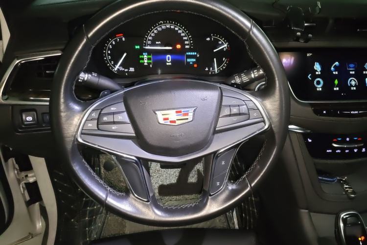 Used Cadillac XT5 2018 28E Four-Wheel Drive Tech Version Steering Wheel
