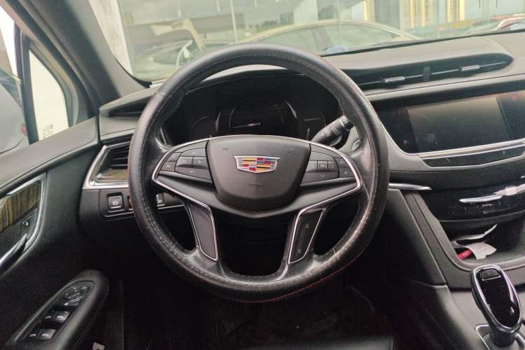 Used Cadillac XT5 2018 28E Four-Wheel Drive Tech Version Steering Wheel