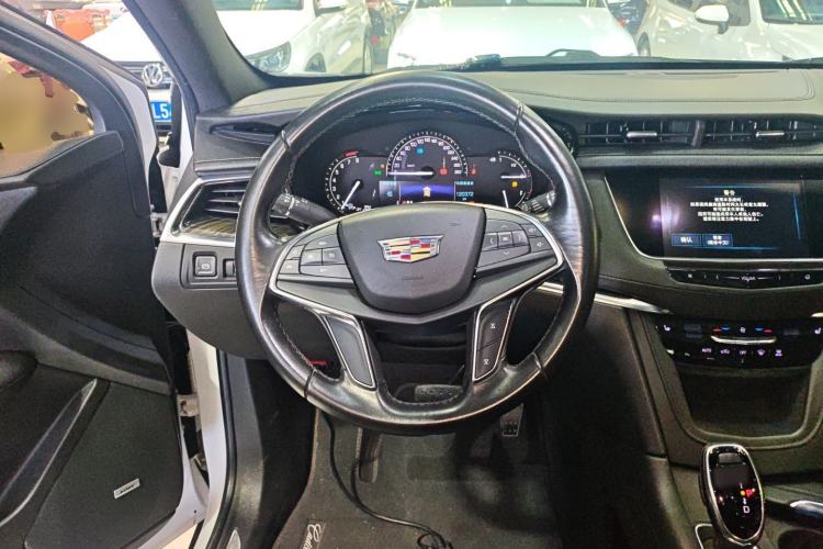 Used Cadillac XT5 2018 28E Four-Wheel Drive Tech Version Steering Wheel
