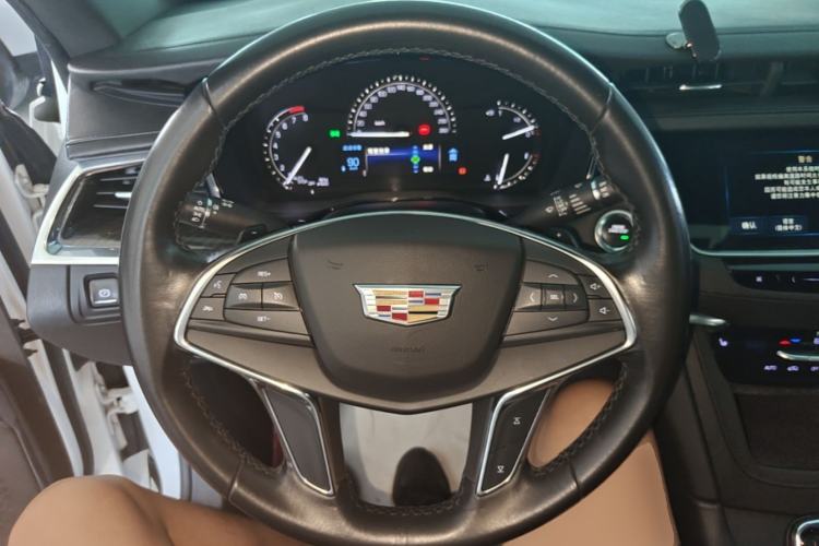 Used Cadillac XT5 2018 28E Four-Wheel Drive Tech Version Steering Wheel