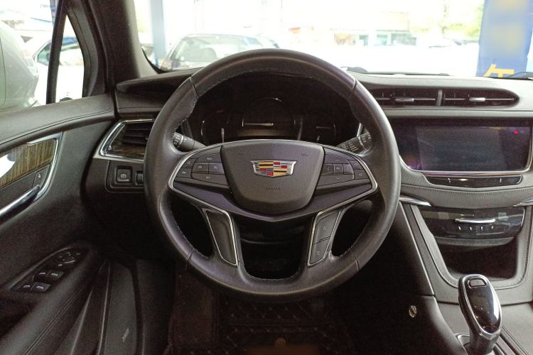 Used Cadillac XT5 2018 25T Tech Model Steering Wheel