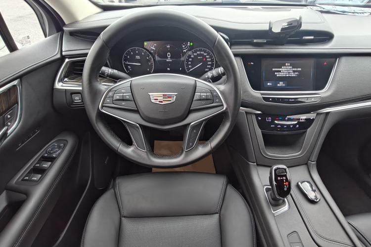 Used Cadillac XT5 2018 28T Four-Wheel Drive Luxury Model Steering Wheel