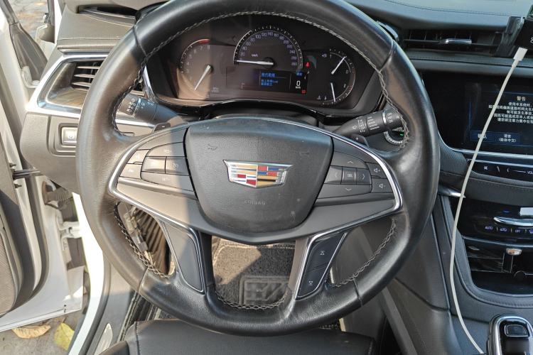Used Cadillac XT5 2018 25T Tech Model Steering Wheel