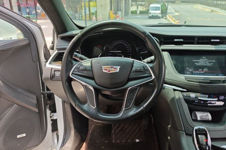Used Cadillac XT5 2018 28E Four-Wheel Drive Tech Version Steering Wheel