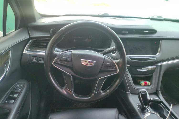 Used Cadillac XT5 2018 28E Four-Wheel Drive Tech Version Steering Wheel