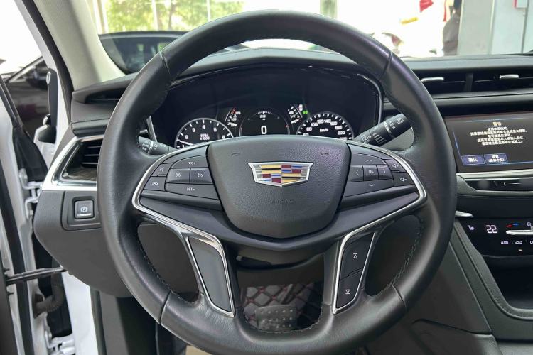 Used Cadillac XT5 2018 28T Four-Wheel Drive Luxury Model Steering Wheel