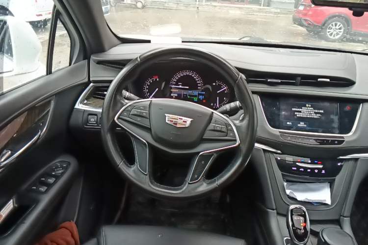 Used Cadillac XT5 2018 28E Four-Wheel Drive Tech Version Steering Wheel