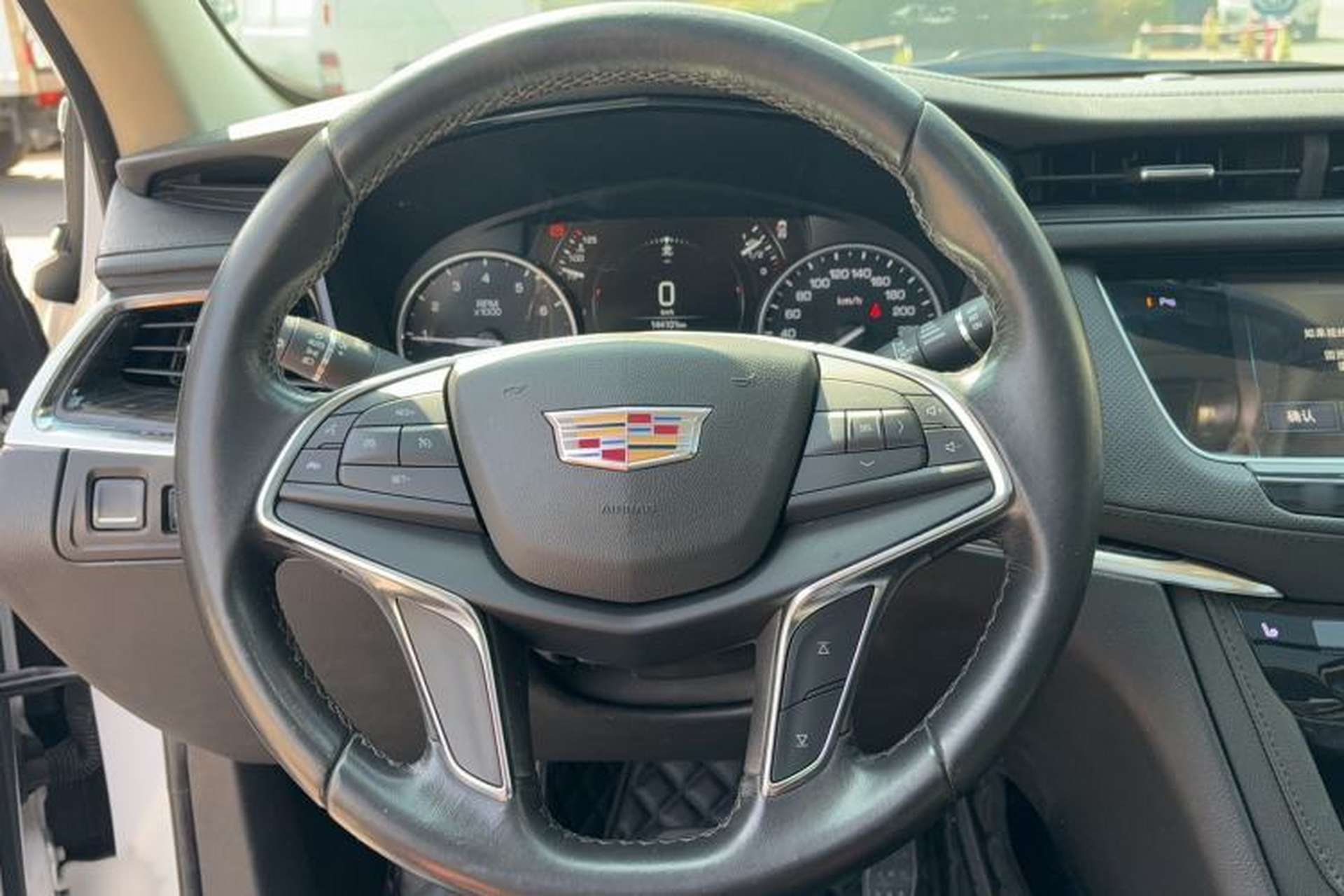 Used Cadillac XT5 2018 25T Luxury Model Steering Wheel