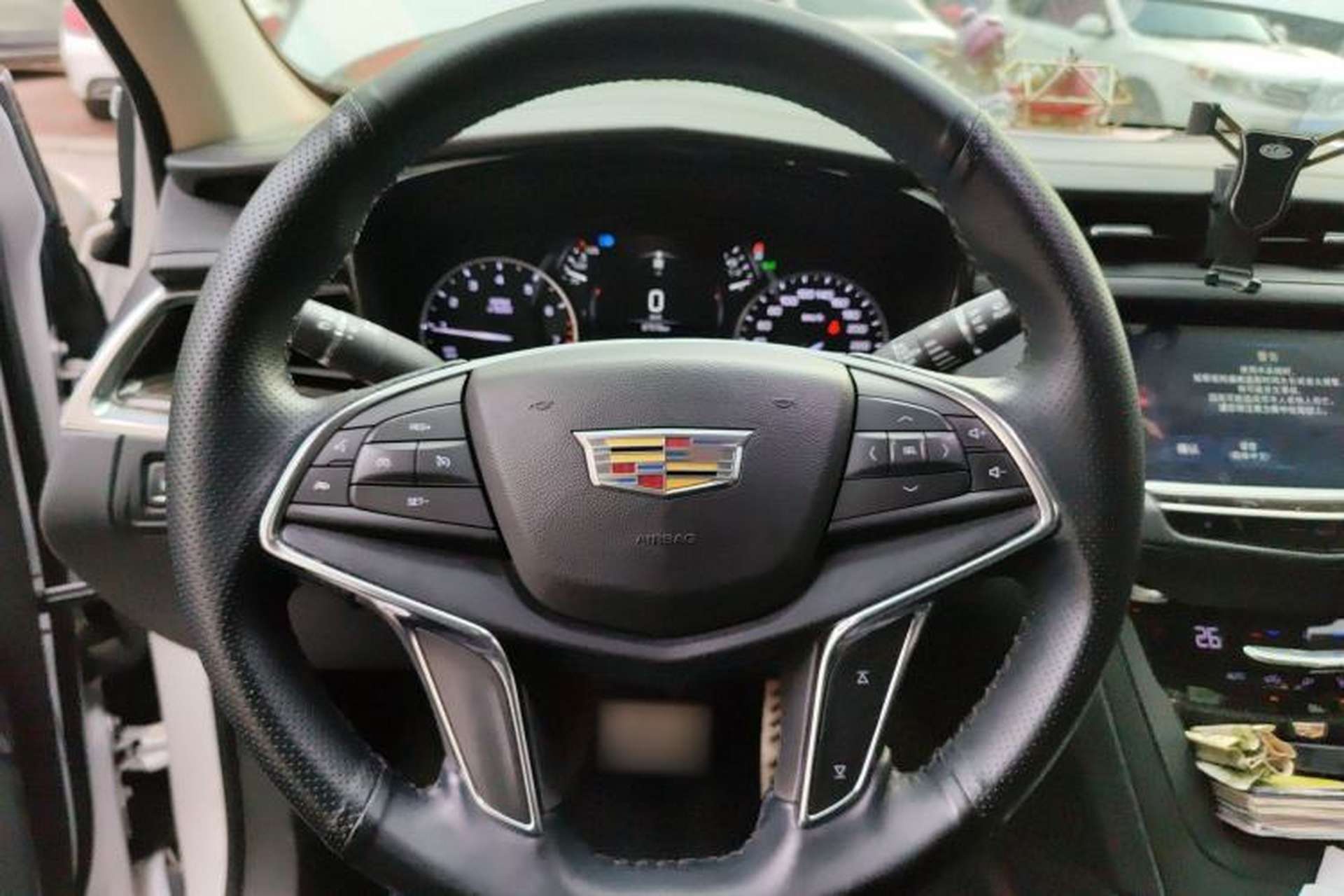 Used Cadillac XT5 2018 25T Luxury Model Steering Wheel