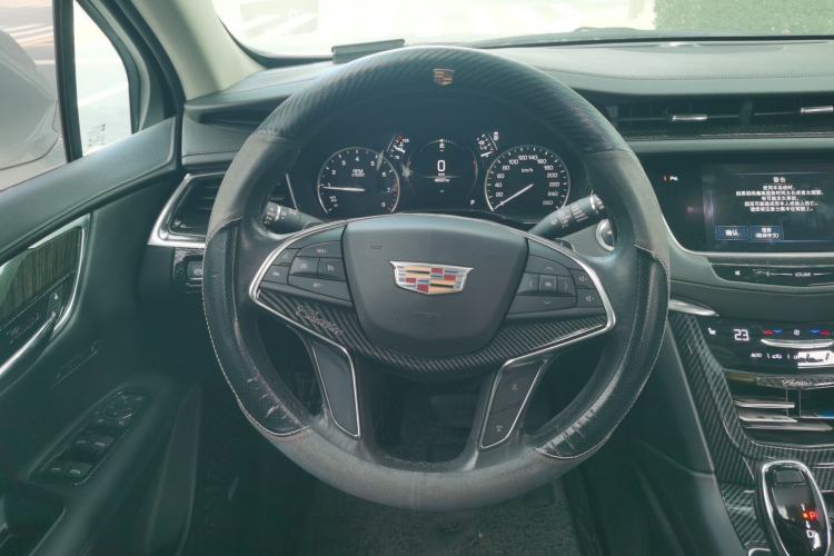 Used Cadillac XT5 2018 28T Four-Wheel Drive Luxury Model Steering Wheel
