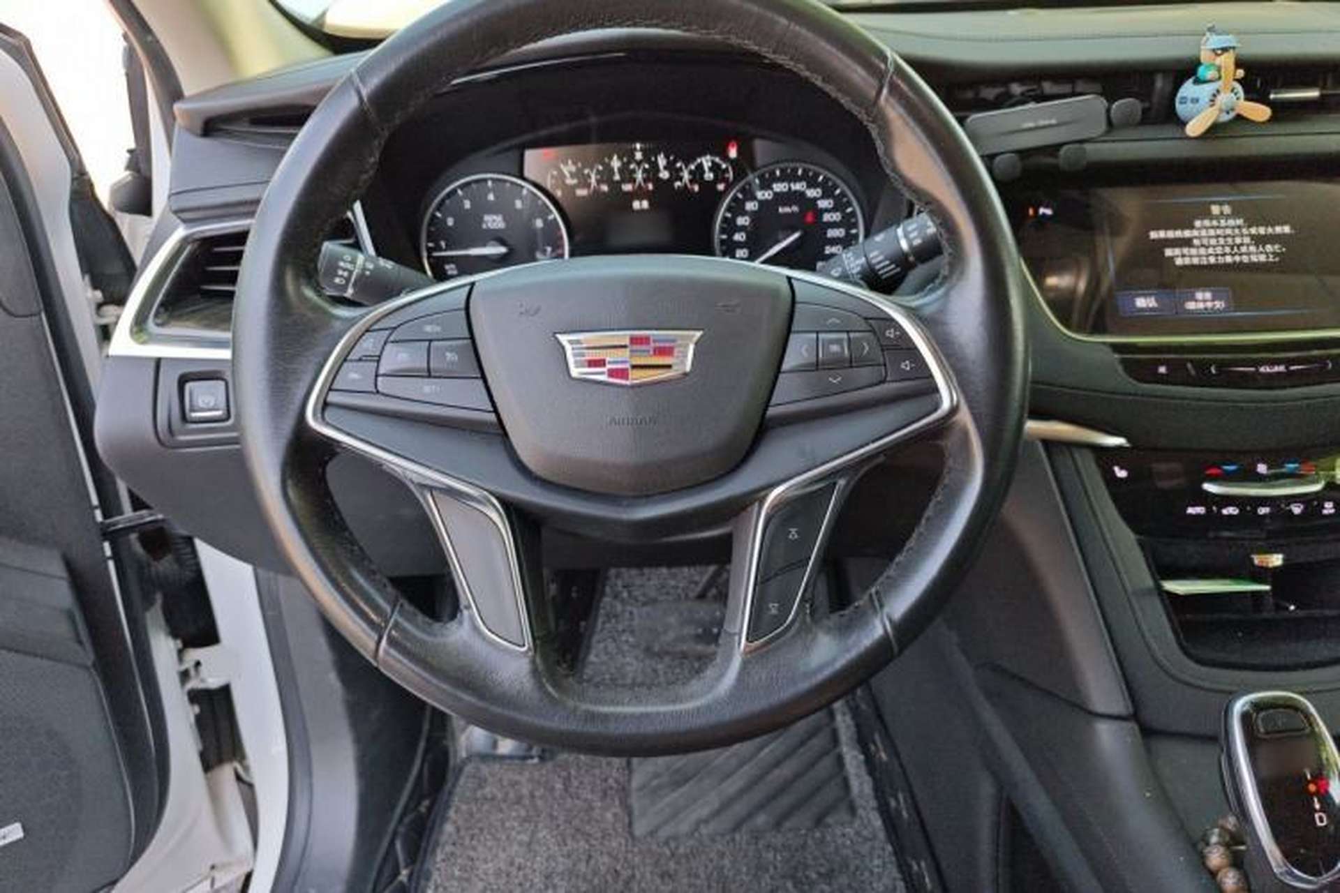 Used Cadillac XT5 2018 28T Four-Wheel Drive Luxury Model Steering Wheel