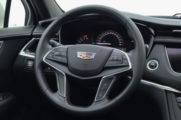 Used Cadillac XT5 2018 28E Four-Wheel Drive Tech Version Steering Wheel