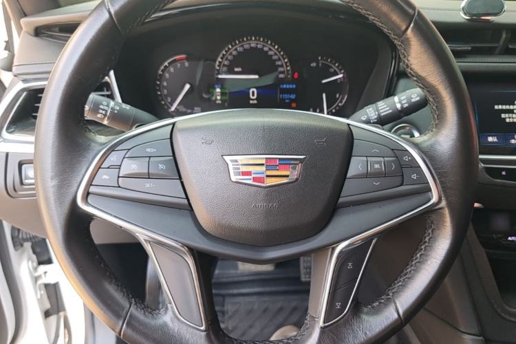 Used Cadillac XT5 2018 25T Tech Model Steering Wheel