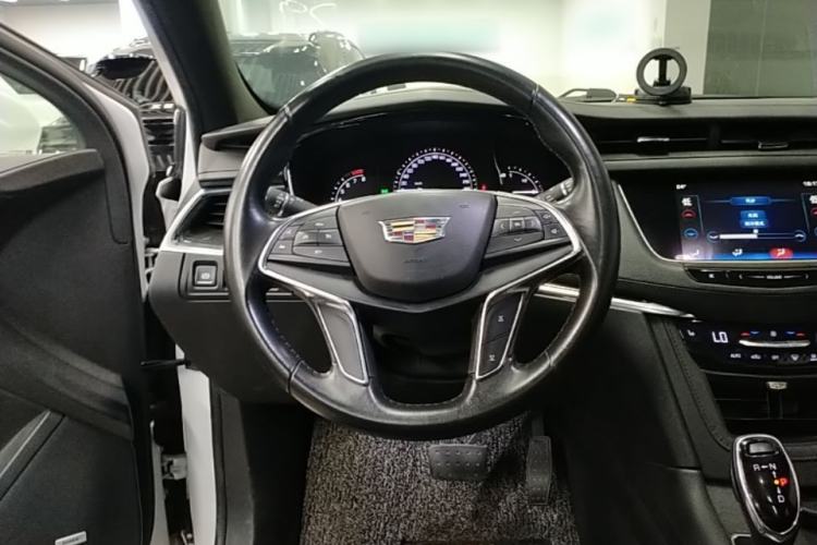 Used Cadillac XT5 2018 28E Four-Wheel Drive Tech Version Steering Wheel