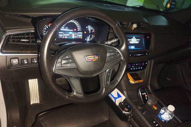 Used Cadillac XT5 2018 28E Four-Wheel Drive Tech Version Steering Wheel