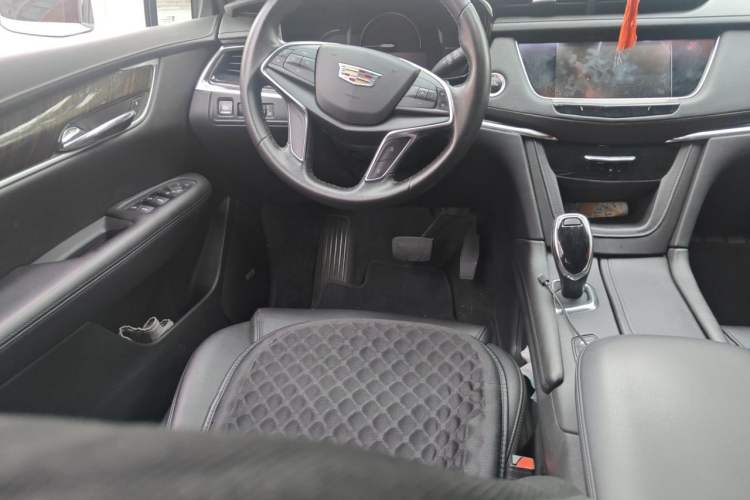 Used Cadillac XT5 2018 28E Four-Wheel Drive Tech Version Steering Wheel