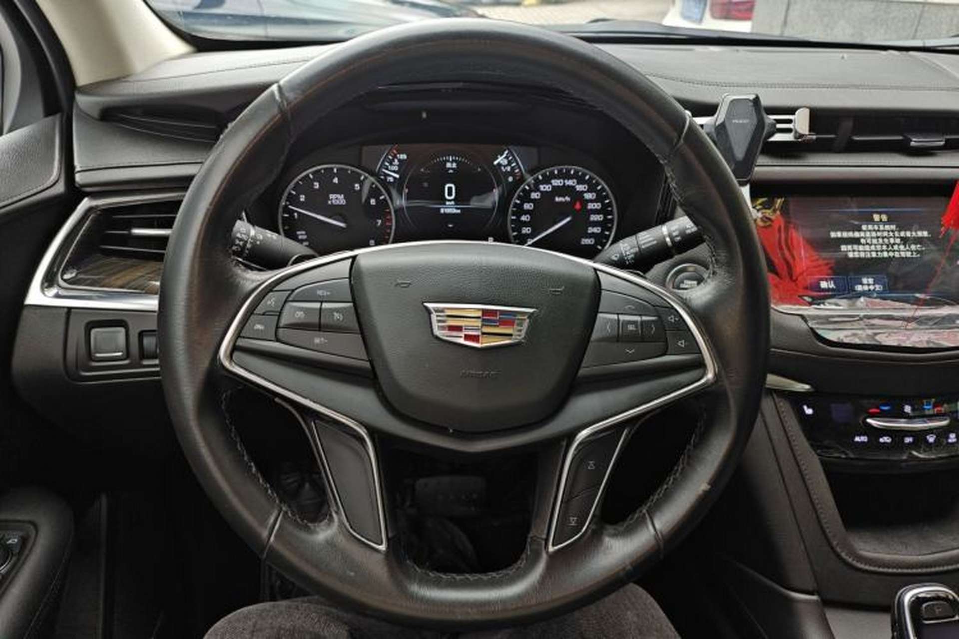 Used Cadillac XT5 2018 25T Luxury Model Steering Wheel