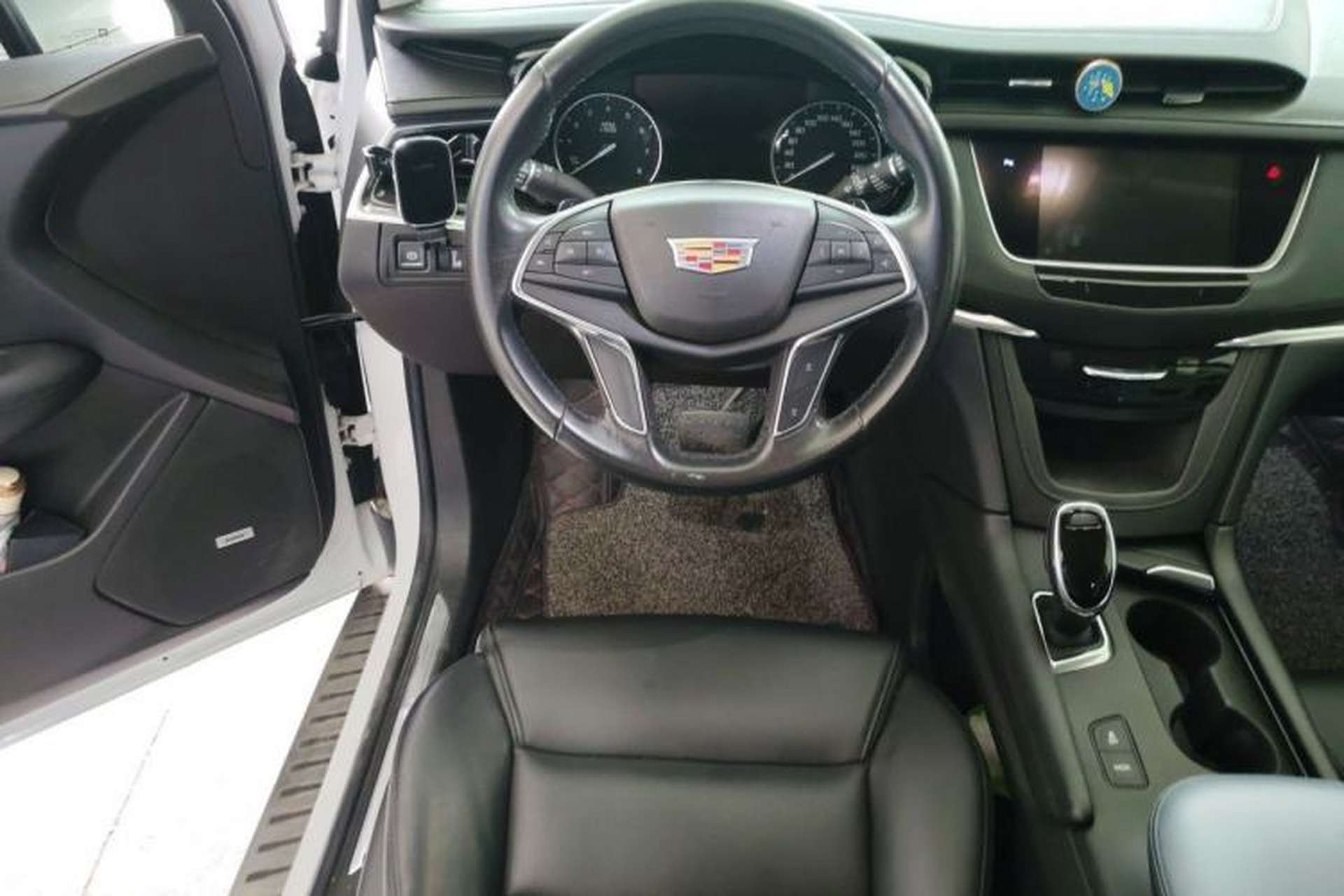 Used Cadillac XT5 2018 25T Luxury Model Steering Wheel