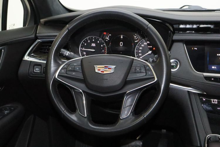 Used Cadillac XT5 2018 25T Luxury Model Steering Wheel