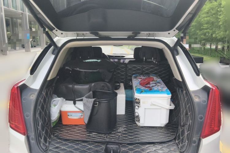 Used Cadillac XT5 2018 25T Luxury Model Trunk