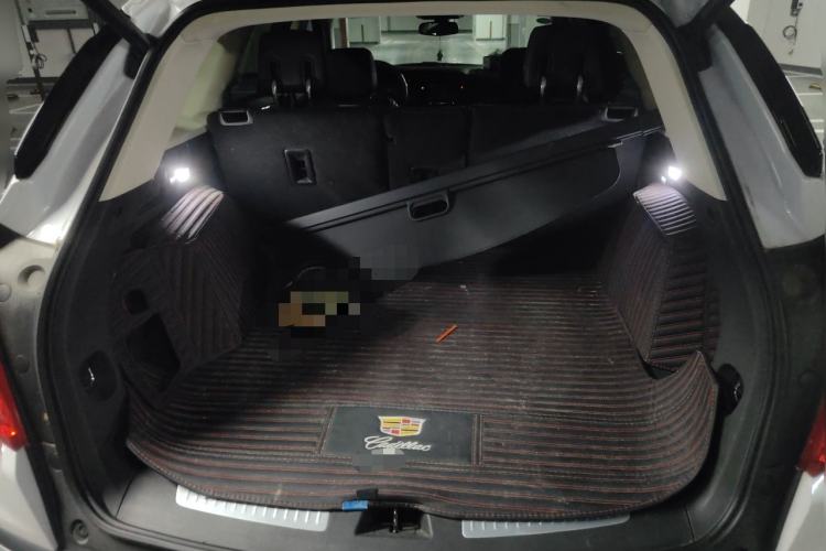 Used Cadillac XT5 2018 25T Luxury Model Trunk
