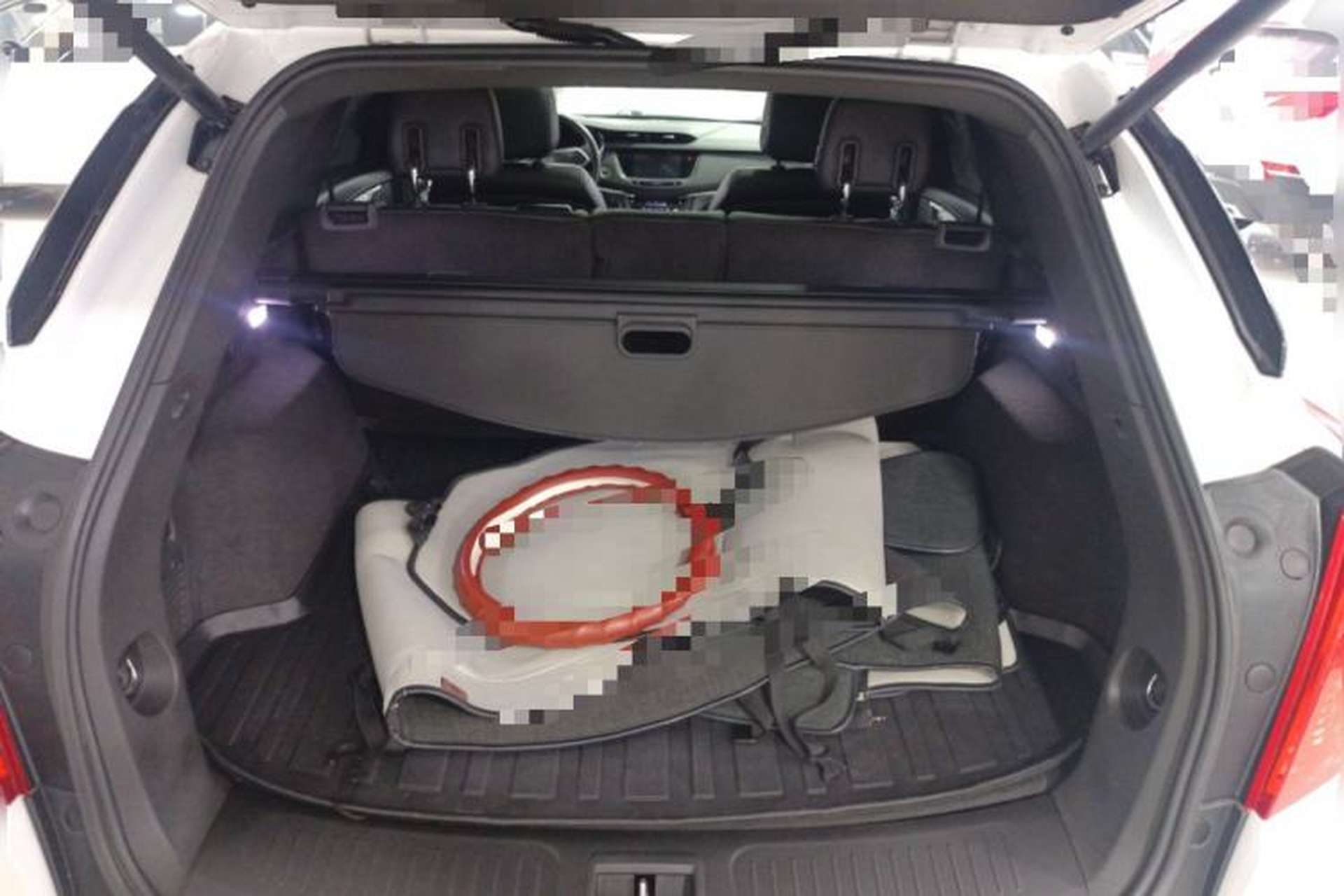 Used Cadillac XT5 2018 28E Four-Wheel Drive Tech Version Trunk