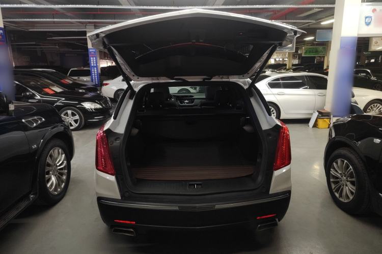 Used Cadillac XT5 2018 28E Four-Wheel Drive Tech Version Trunk