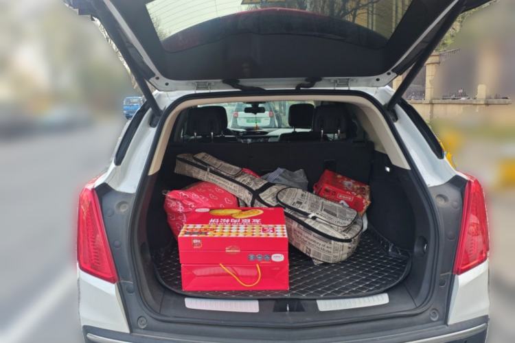 Used Cadillac XT5 2018 25T Luxury Model Trunk