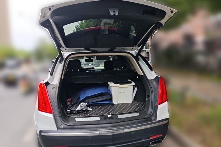 Used Cadillac XT5 2018 25T Luxury Model Trunk