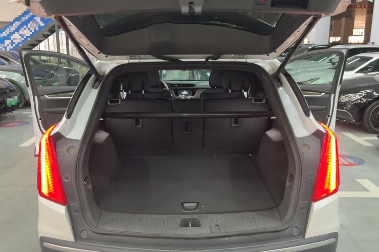 Used Cadillac XT5 2018 28E Four-Wheel Drive Tech Version Trunk
