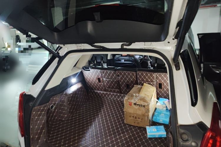 Used Cadillac XT5 2018 25T Luxury Model Trunk