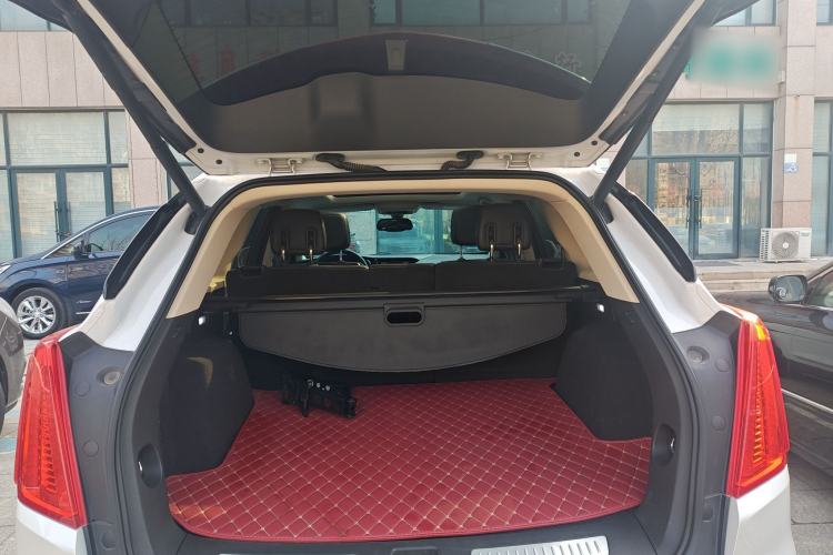 Used Cadillac XT5 2018 25T Luxury Model Trunk
