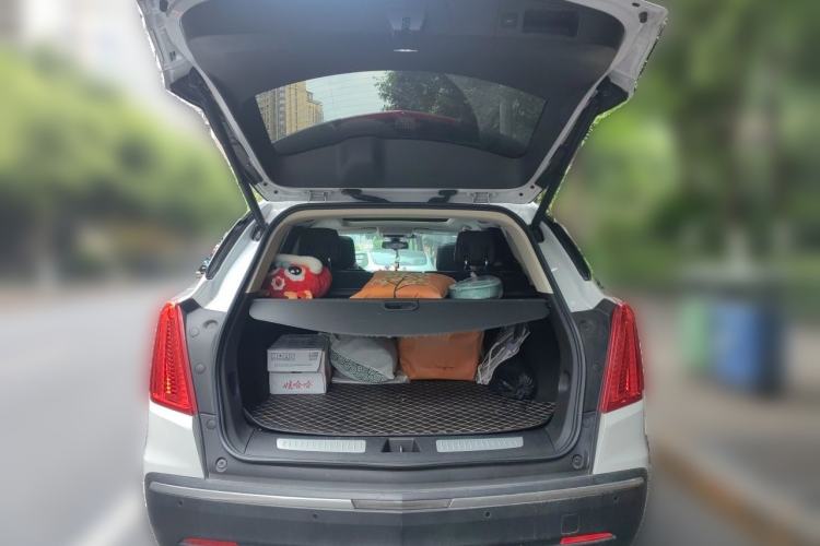Used Cadillac XT5 2018 25T Luxury Model Trunk