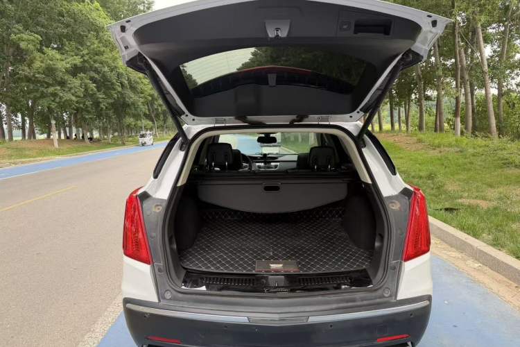 Used Cadillac XT5 2018 28T Four-Wheel Drive Luxury Model Trunk