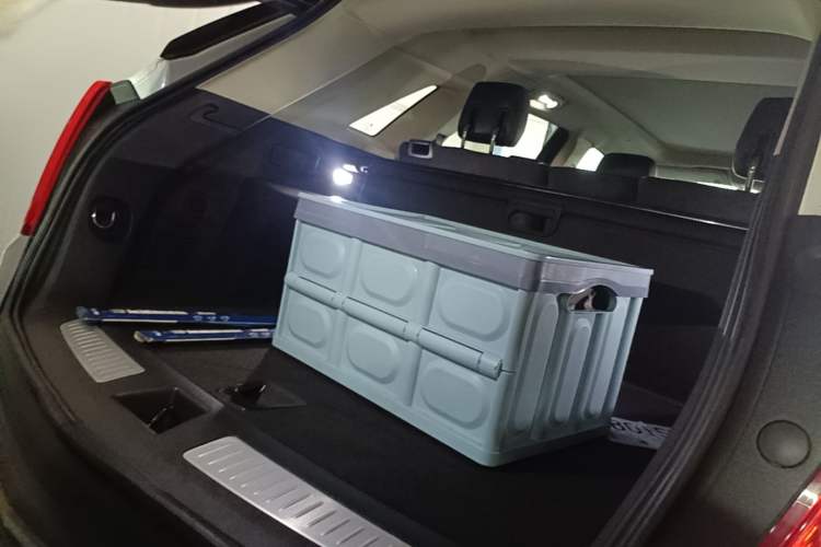 Used Cadillac XT5 2018 28T Four-Wheel Drive Luxury Model Trunk