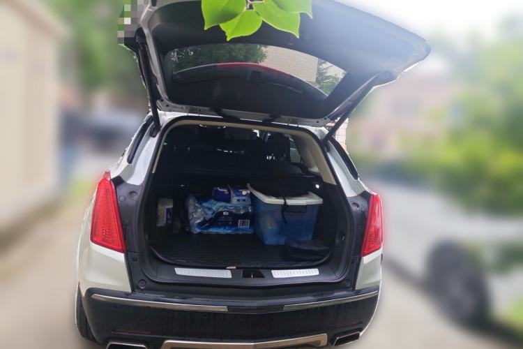 Used Cadillac XT5 2018 25T Luxury Model Trunk