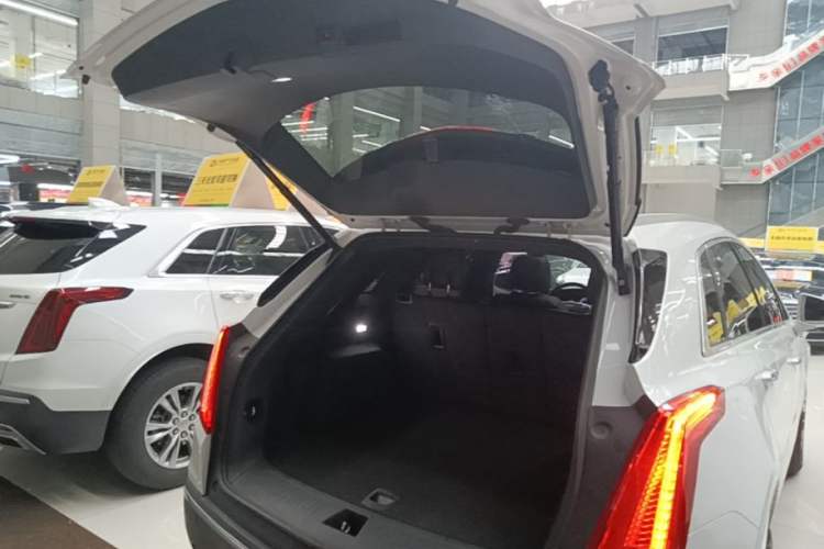 Used Cadillac XT5 2018 28E Four-Wheel Drive Tech Version Trunk