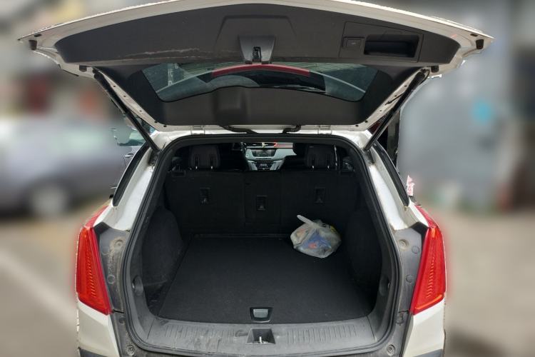 Used Cadillac XT5 2018 28E Four-Wheel Drive Tech Version Trunk