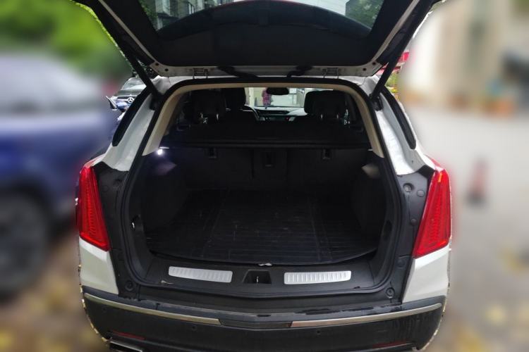 Used Cadillac XT5 2018 28T Four-Wheel Drive Luxury Model Trunk