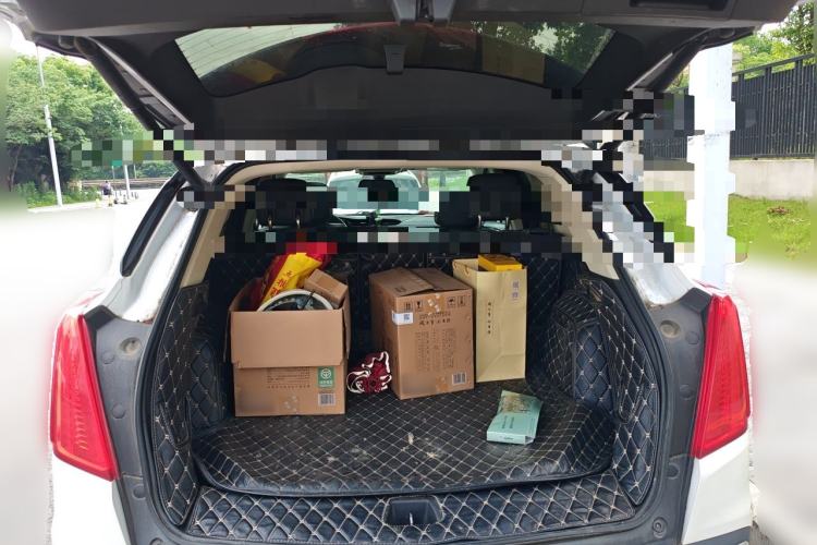 Used Cadillac XT5 2018 25T Luxury Model Trunk