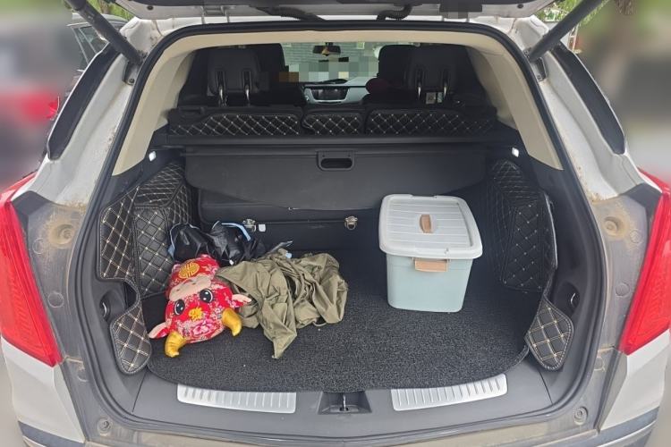 Used Cadillac XT5 2018 25T Tech Model Trunk