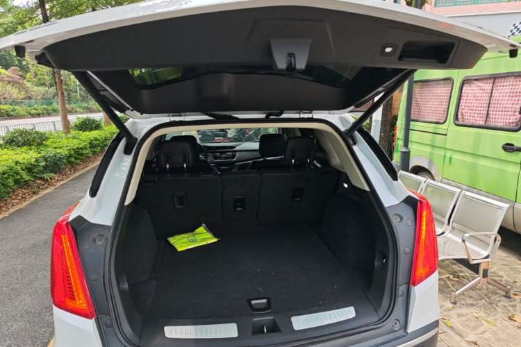 Used Cadillac XT5 2018 28T Four-Wheel Drive Luxury Model Trunk