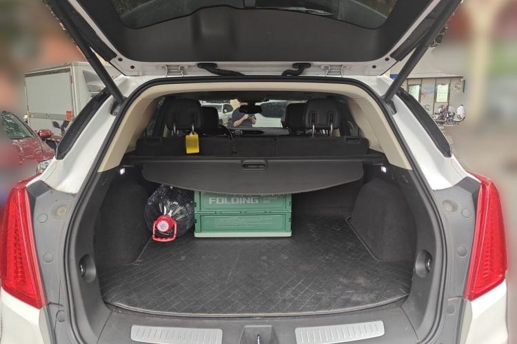 Used Cadillac XT5 2018 25T Luxury Model Trunk