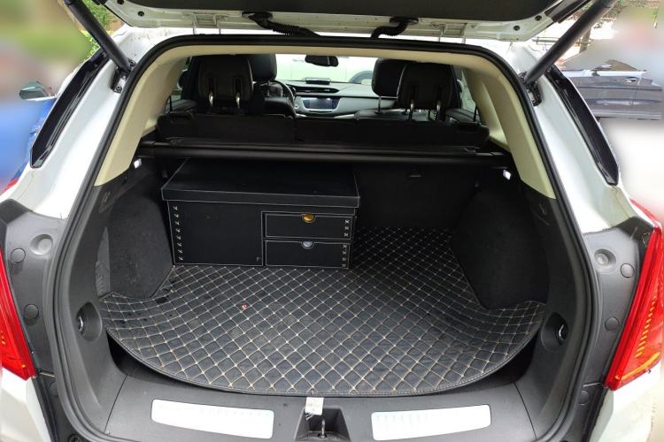 Used Cadillac XT5 2018 25T Luxury Model Trunk