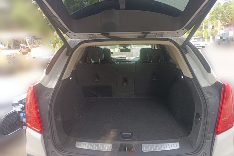 Used Cadillac XT5 2018 25T Luxury Model Trunk