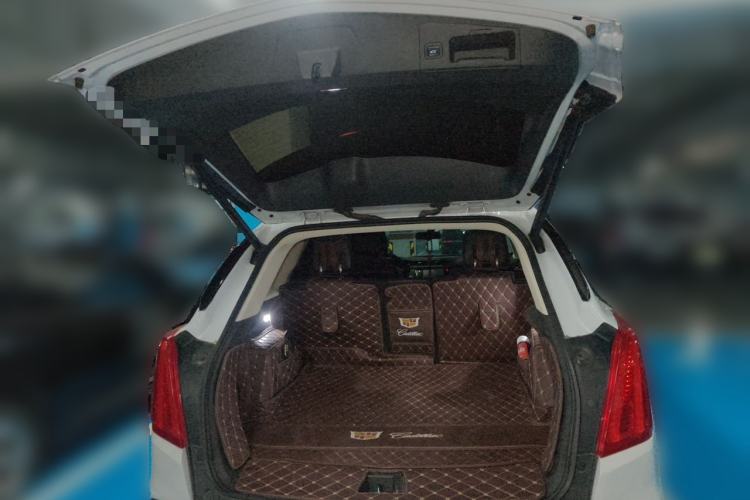 Used Cadillac XT5 2018 25T Luxury Model Trunk