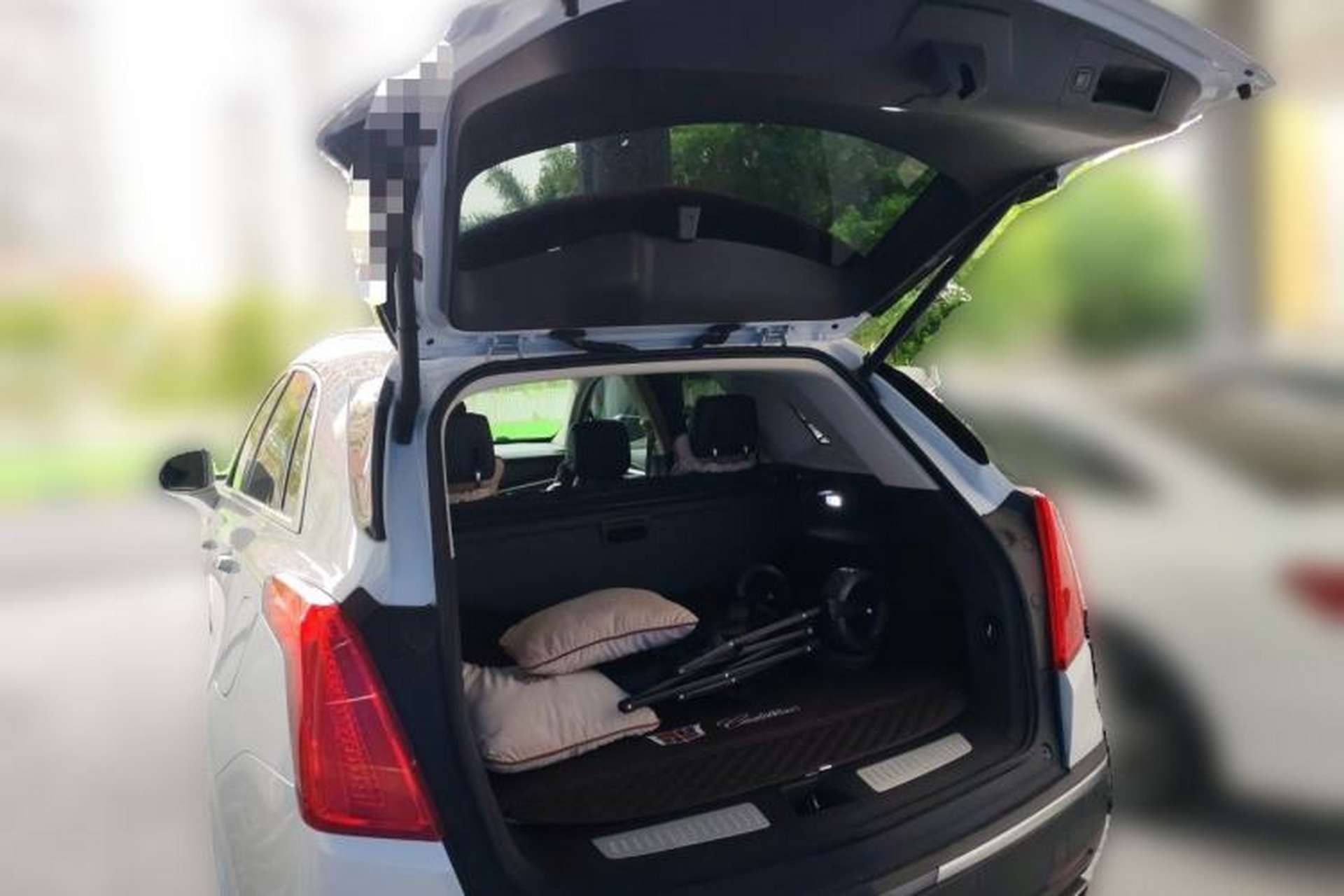 Used Cadillac XT5 2018 25T Luxury Model Trunk