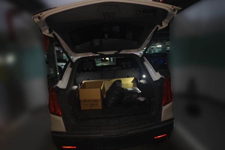 Used Cadillac XT5 2018 25T Tech Model Trunk